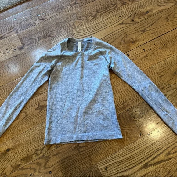 Lululemon Swiftly Tech Long Sleeve Shirt 2.0 Waist Length Size 2 - Picture 2 of 7
